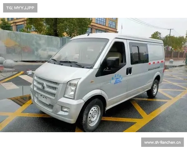 东风小康推出新款C35_C36Ⅱ微面，4.59万起售主打货运客运两用